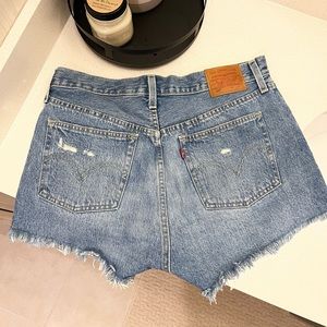 Levi’s 501 shorts size 30